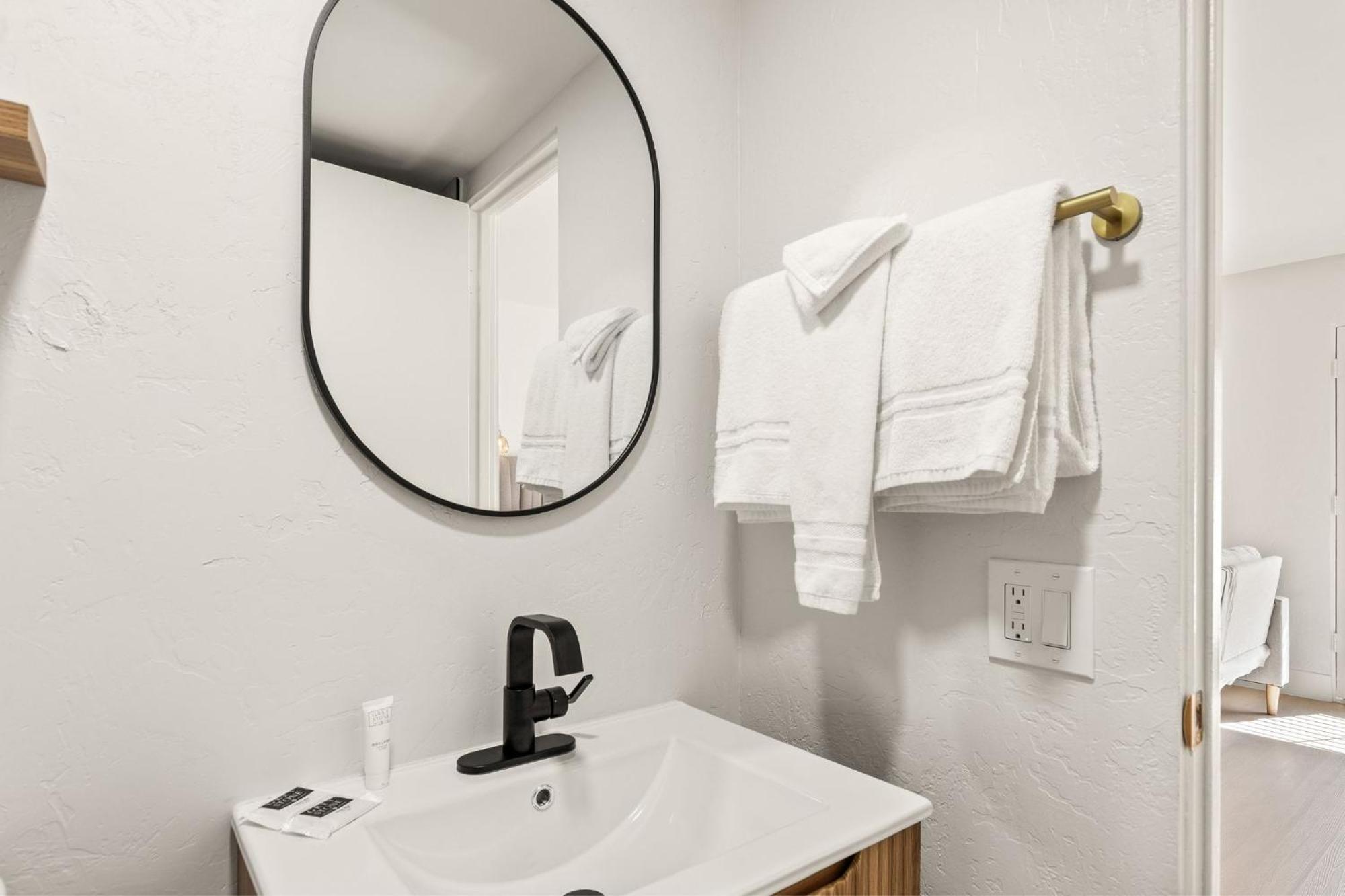 Casa Oliver Hotel & Resort - A Men'S Clothing Optional Resort In Palm Springs Exteriör bild