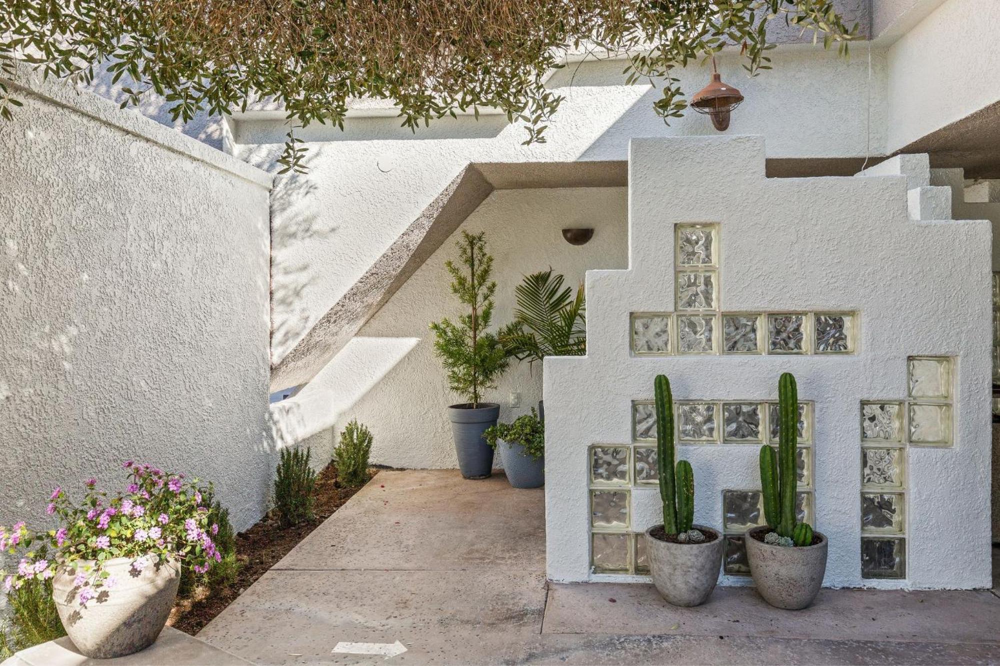 Casa Oliver Hotel & Resort - A Men'S Clothing Optional Resort In Palm Springs Exteriör bild