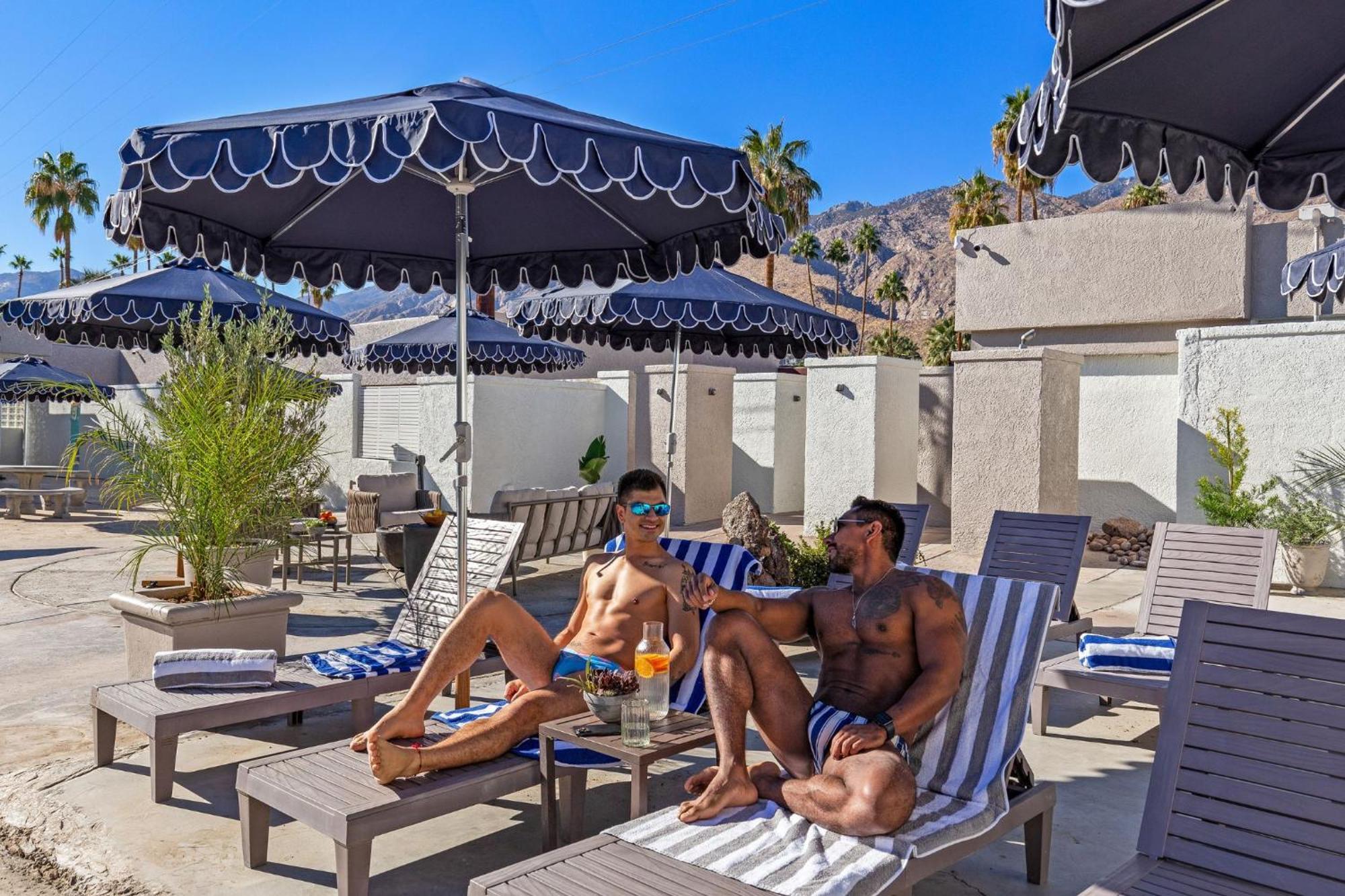 Casa Oliver Hotel & Resort - A Men'S Clothing Optional Resort In Palm Springs Exteriör bild
